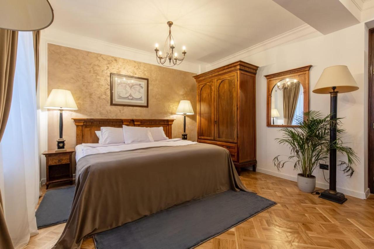 Clucerului Arc De Triomphe Hotel Bukarest Eksteriør billede